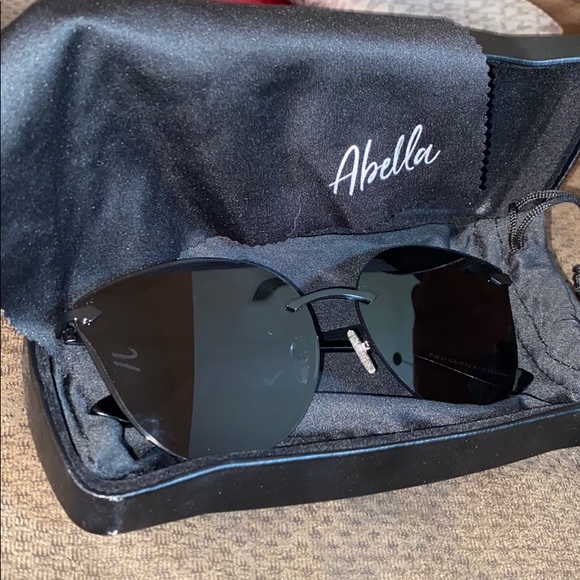 Brand New Abella Sun Glasses - Picture 5 of 6